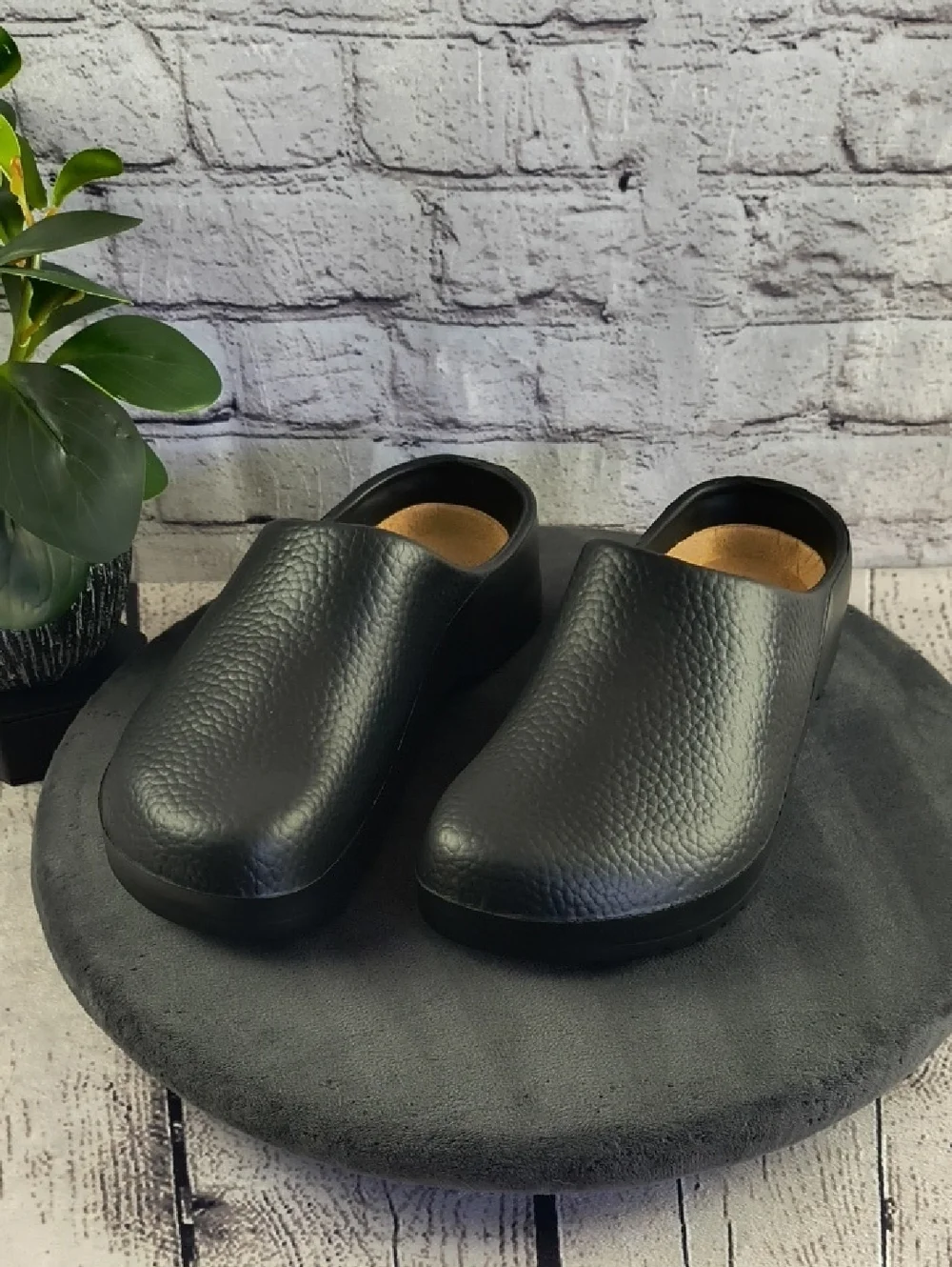 Men's Black Slip-On Clog Shoes - Comfortable Everyday Comfort Very Lightweight 9